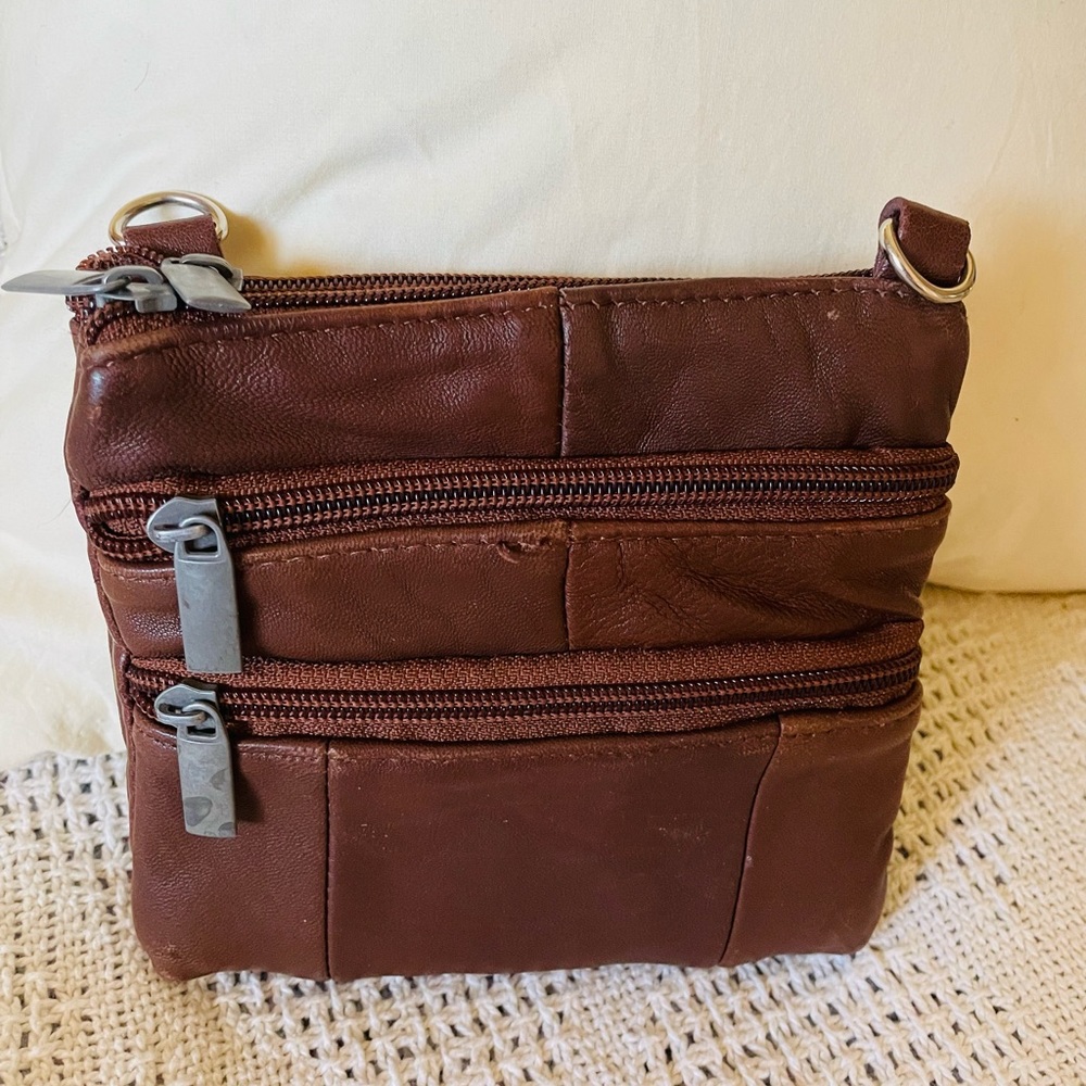 Vintage Leather Belt Pouch purse/Fanny pack.brown.6 comp. Unisex.EUC adjustable